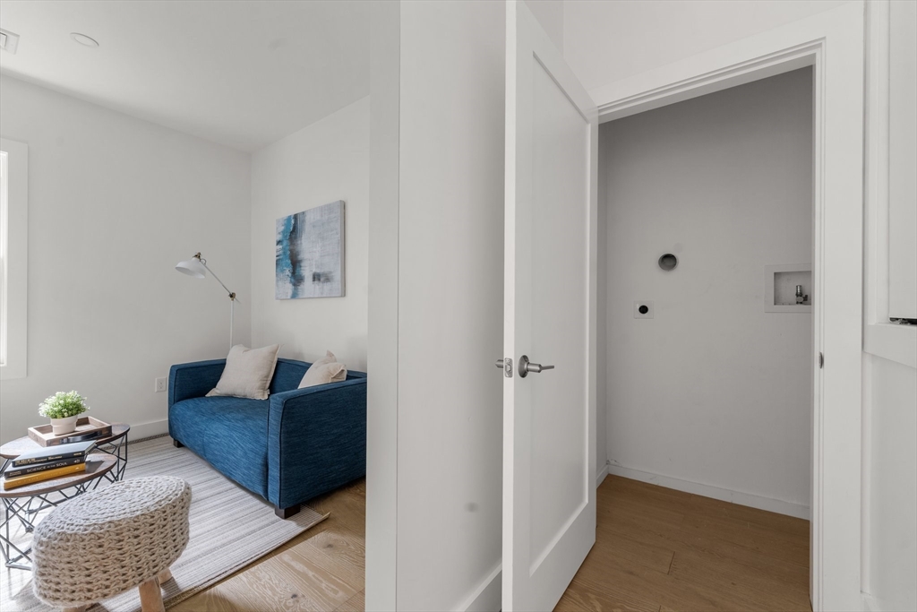 Cambridge, Massachusetts 02139, United States, 2 Bedrooms Bedrooms, ,1 BathroomBathrooms,Residential,Active,44741