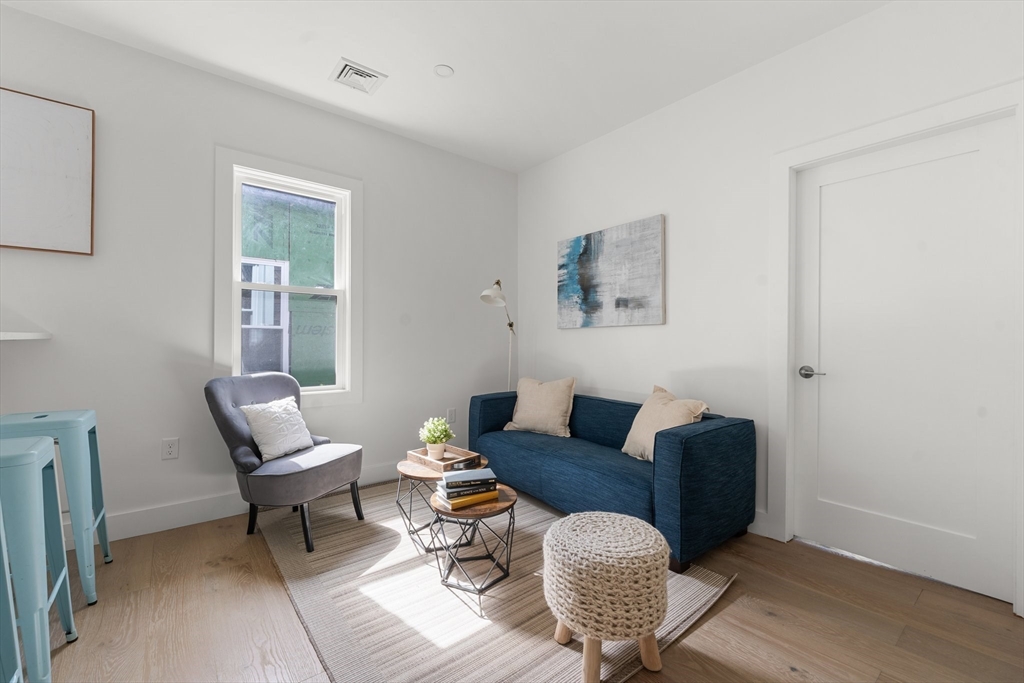 Cambridge, Massachusetts 02139, United States, 2 Bedrooms Bedrooms, ,1 BathroomBathrooms,Residential,Active,44741