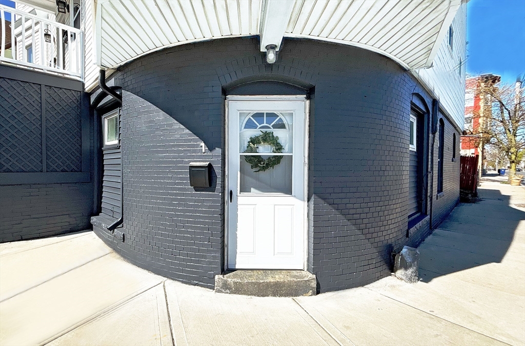 599 Beach St 1