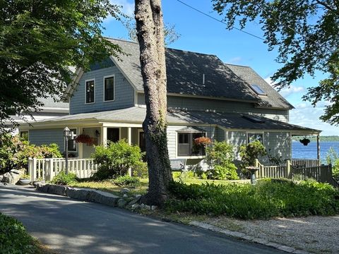 13 Pine Bluffs Lakeville MA 02347