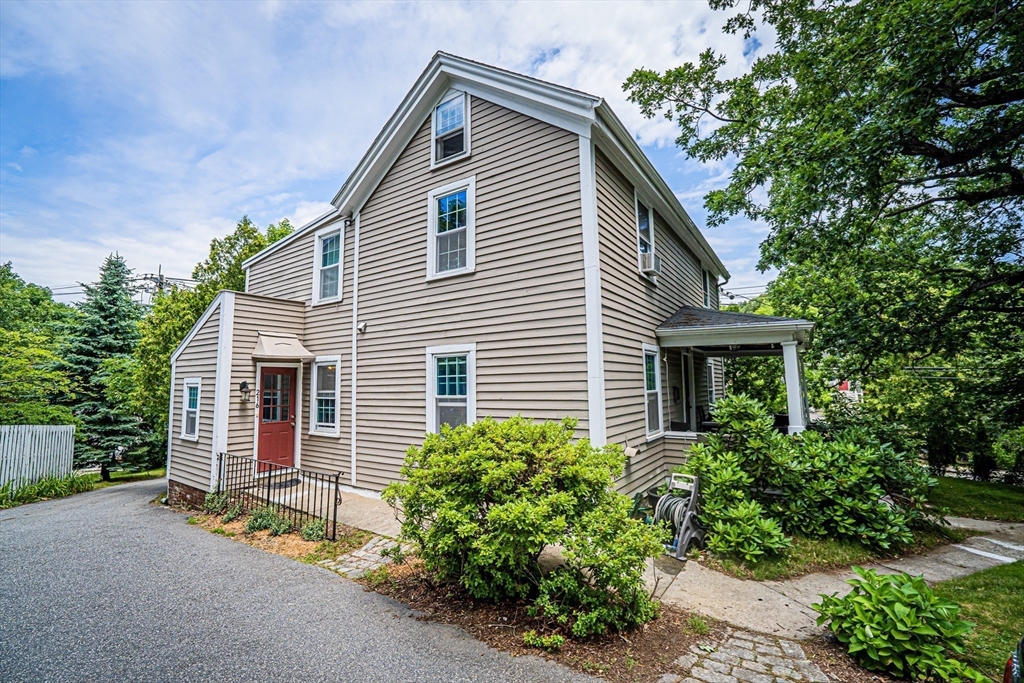 216 Summer St
