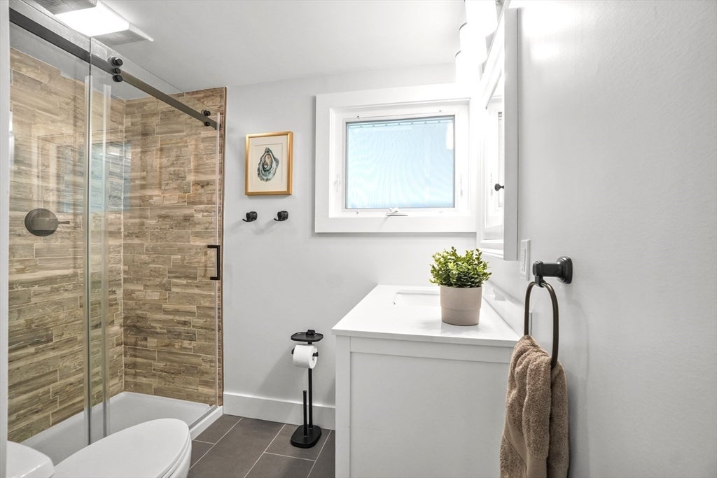 67 Montgomery Rd, Swansea, MA, 67 Montgomery Rd, Swansea, MA Photo #18