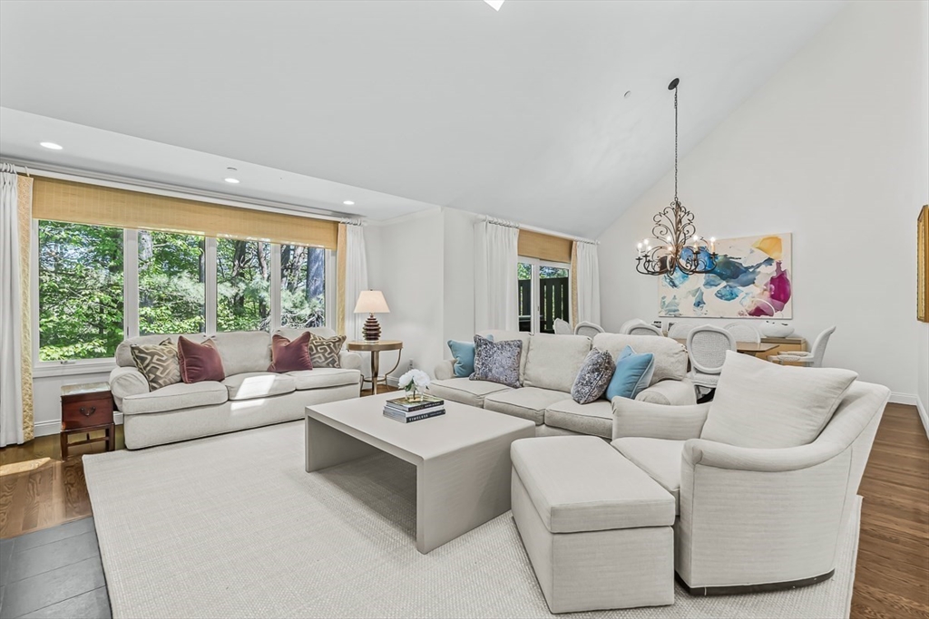 1003 Wisteria Way 1003