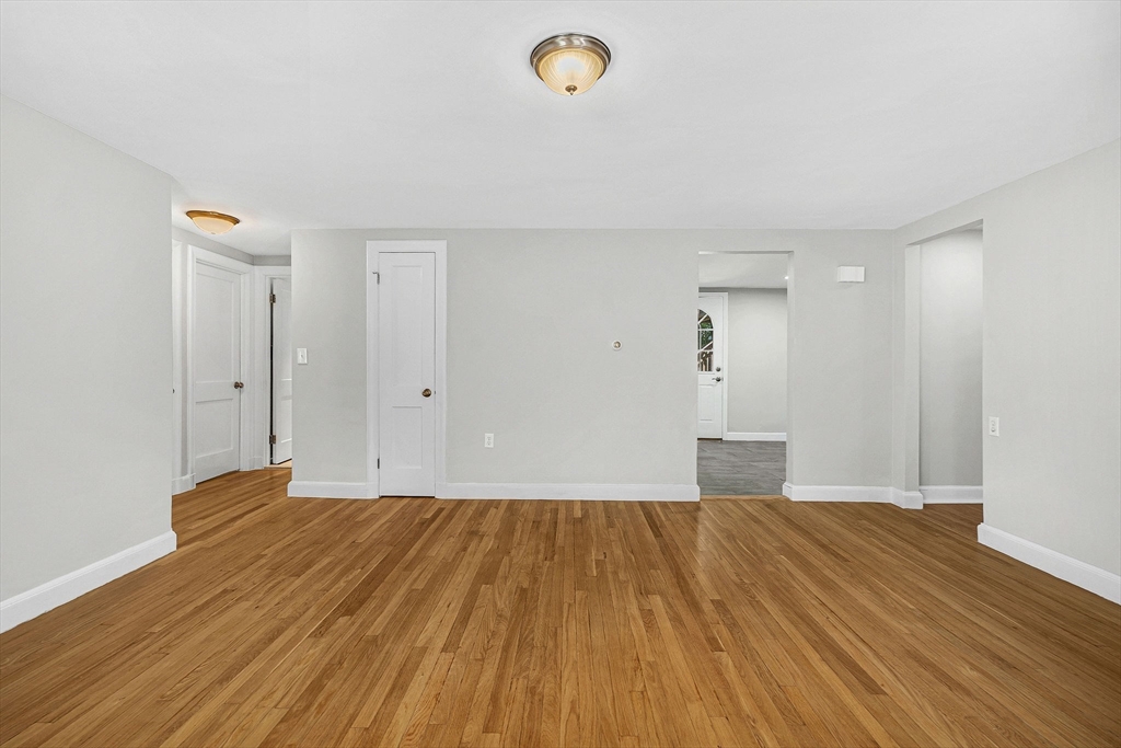 Needham, Massachusetts 02494, United States, 2 Bedrooms Bedrooms, ,1 BathroomBathrooms,Residential,Active,194751