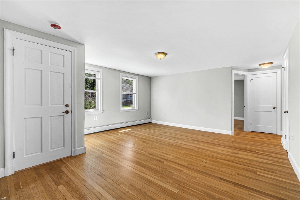 Needham, Massachusetts 02494, United States, 2 Bedrooms Bedrooms, ,1 BathroomBathrooms,Residential,Active,194751