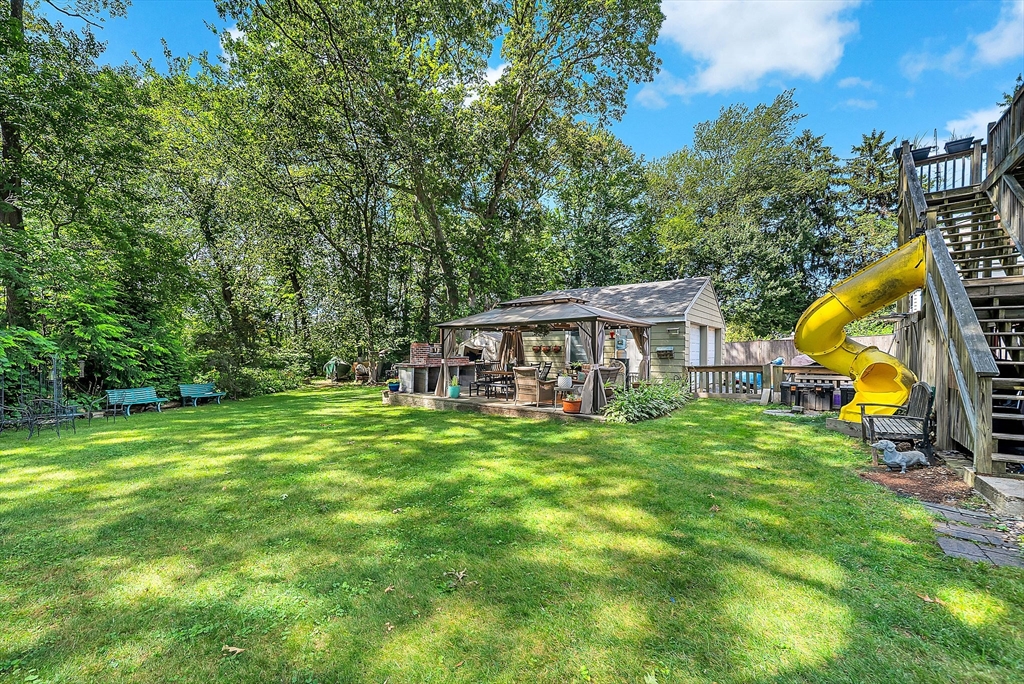 Needham, Massachusetts 02494, United States, 2 Bedrooms Bedrooms, ,1 BathroomBathrooms,Residential,Active,194751