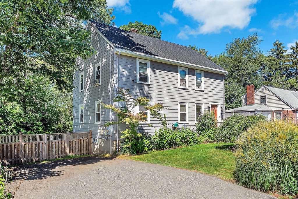 Needham, Massachusetts 02494, United States, 2 Bedrooms Bedrooms, ,1 BathroomBathrooms,Residential,Active,194751