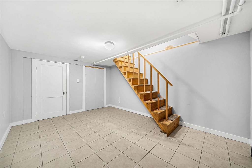 Needham, Massachusetts 02494, United States, 2 Bedrooms Bedrooms, ,1 BathroomBathrooms,Residential,Active,194751