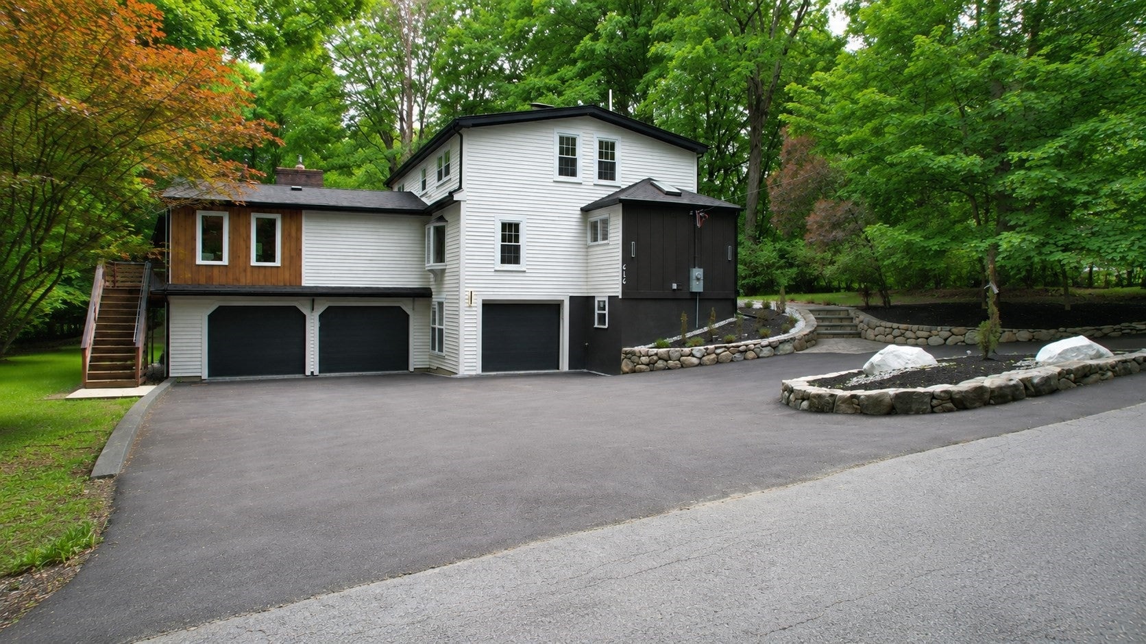 616 Grove