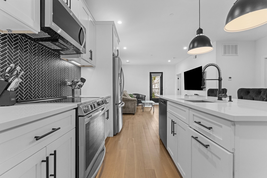 68 Armandine St 2