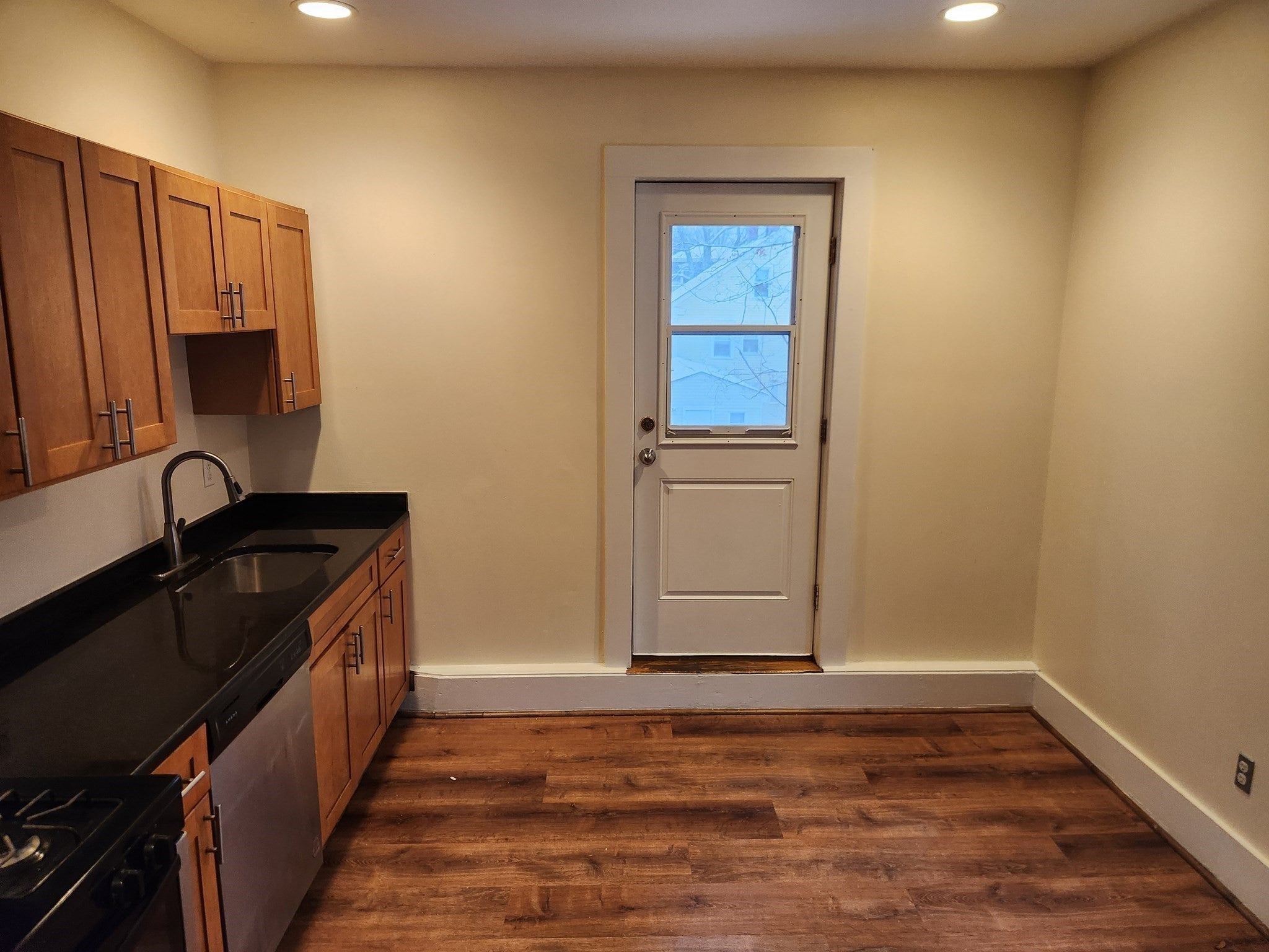 28 Centennial Place #2R, Framingham, MA, 28 Centennial Place #2R, Framingham, MA Photo #2