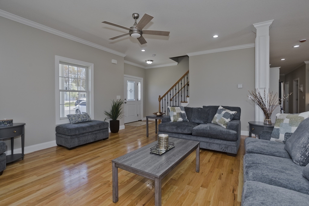 East Longmeadow, Massachusetts 01028, United States, 4 Bedrooms Bedrooms, ,3 BathroomsBathrooms,Residential,Active,184540