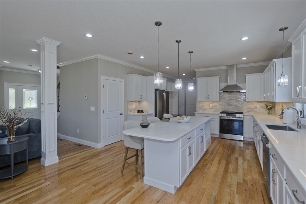 East Longmeadow, Massachusetts 01028, United States, 4 Bedrooms Bedrooms, ,3 BathroomsBathrooms,Residential,Active,184540