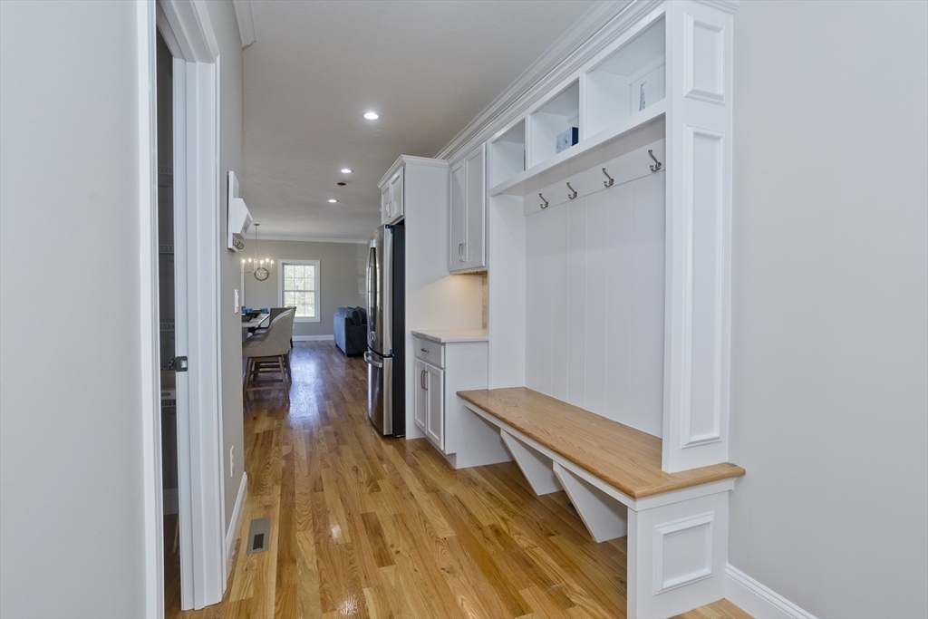 East Longmeadow, Massachusetts 01028, United States, 4 Bedrooms Bedrooms, ,3 BathroomsBathrooms,Residential,Active,184540