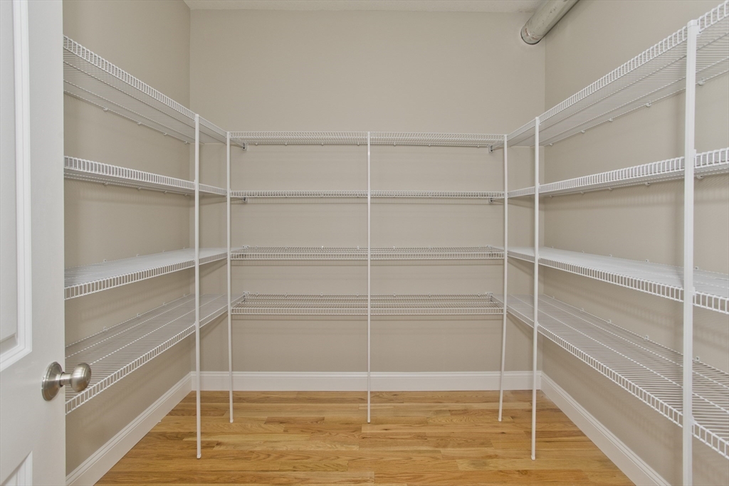 East Longmeadow, Massachusetts 01028, United States, 4 Bedrooms Bedrooms, ,3 BathroomsBathrooms,Residential,Active,184540