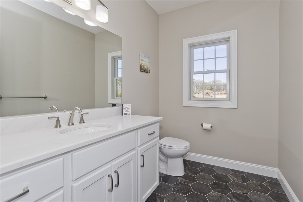 East Longmeadow, Massachusetts 01028, United States, 4 Bedrooms Bedrooms, ,3 BathroomsBathrooms,Residential,Active,184540