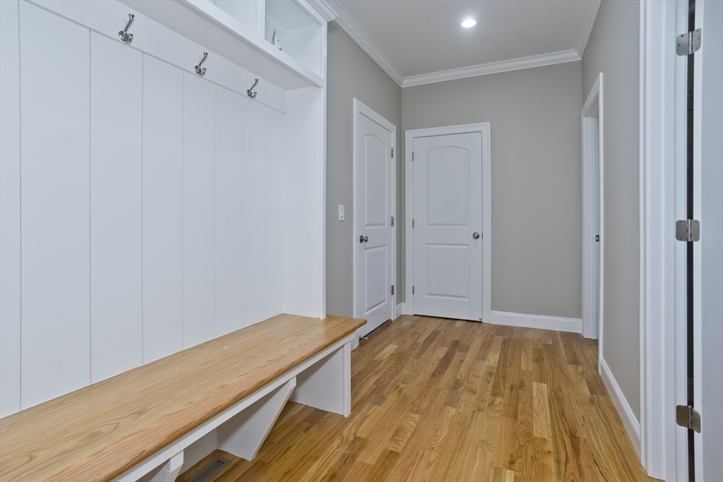 East Longmeadow, Massachusetts 01028, United States, 4 Bedrooms Bedrooms, ,3 BathroomsBathrooms,Residential,Active,184540