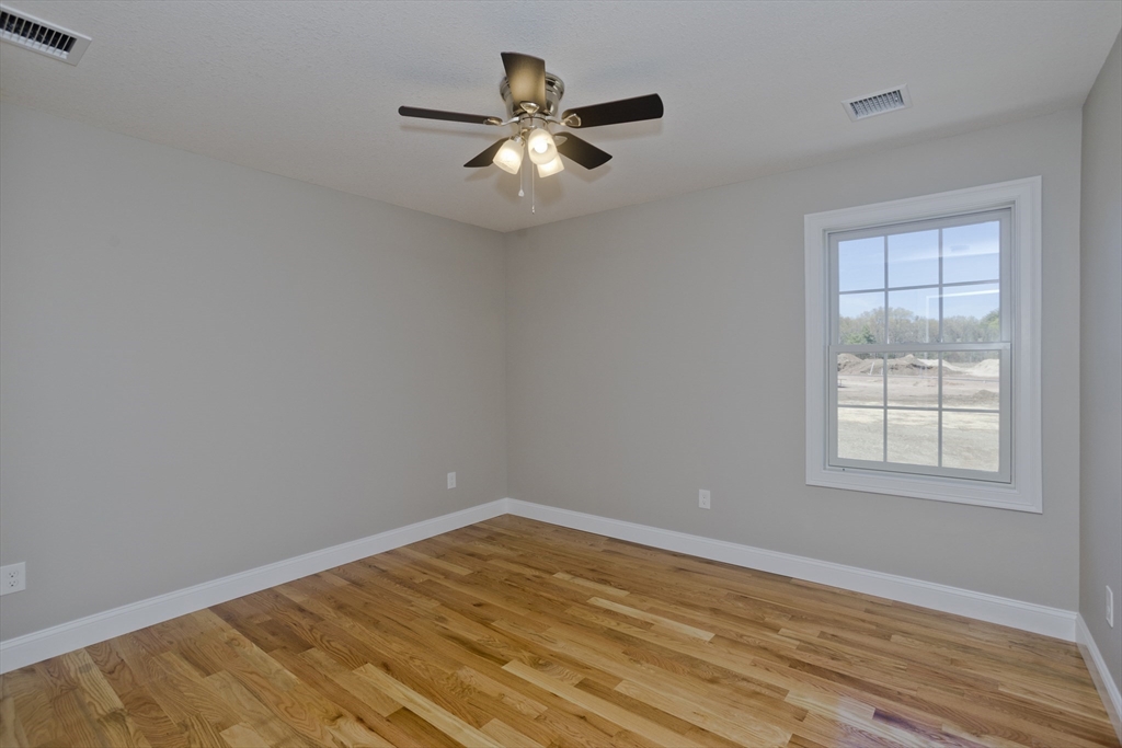 East Longmeadow, Massachusetts 01028, United States, 4 Bedrooms Bedrooms, ,3 BathroomsBathrooms,Residential,Active,184540