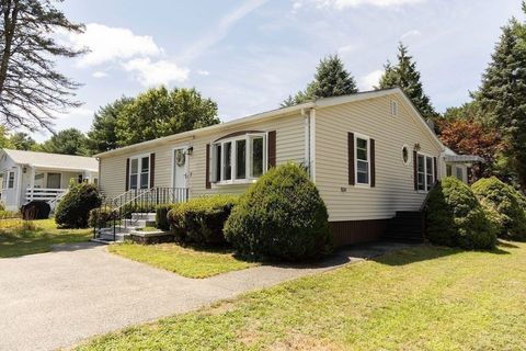 7 Green Holly Drive Kingston MA 02364