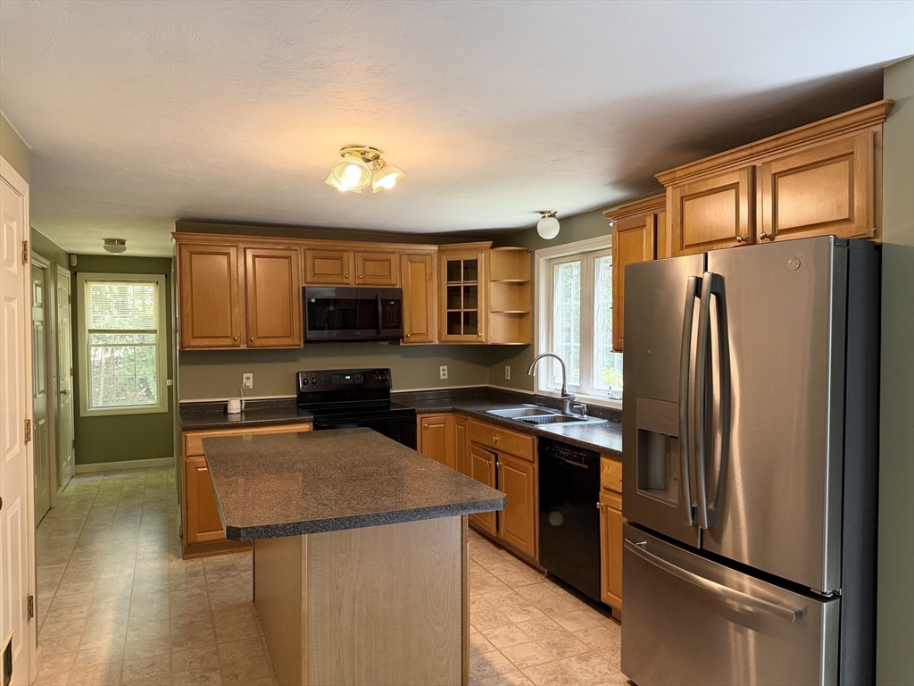 94 Whitins Rd