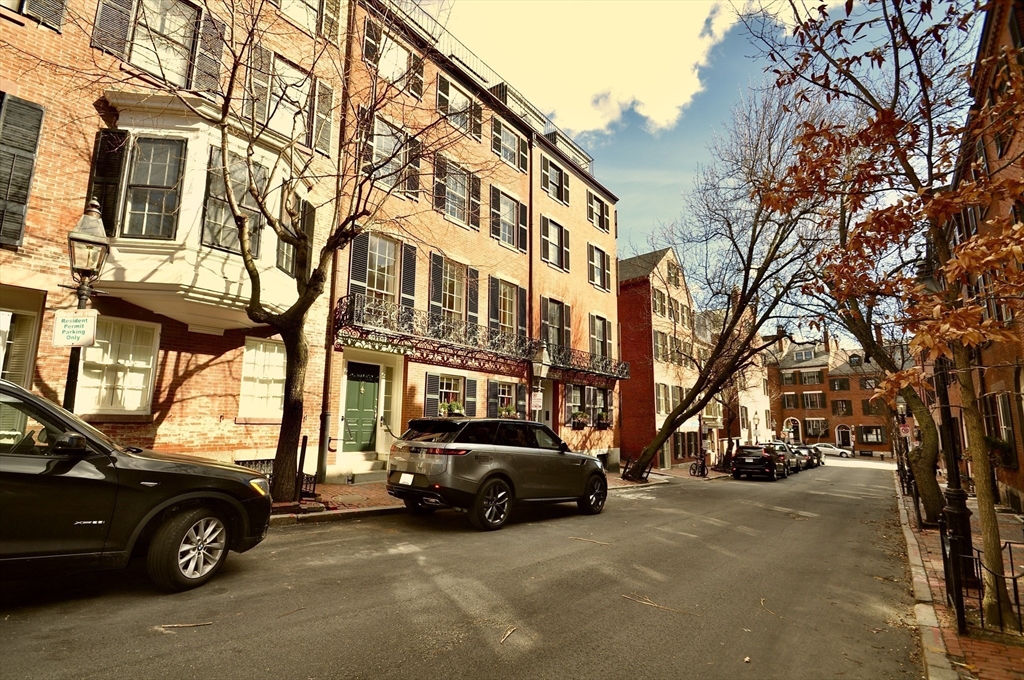 9 West Cedar St