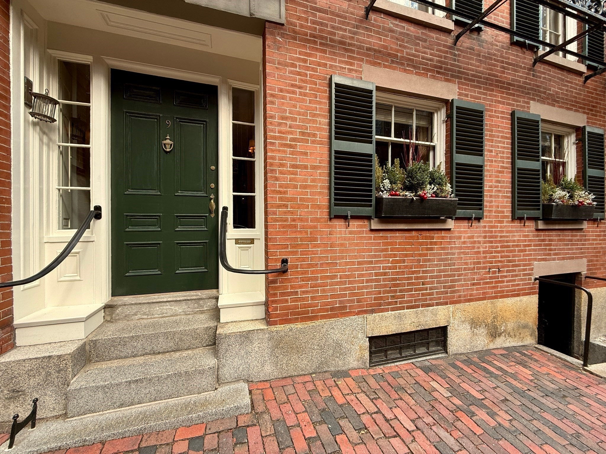9 West Cedar St