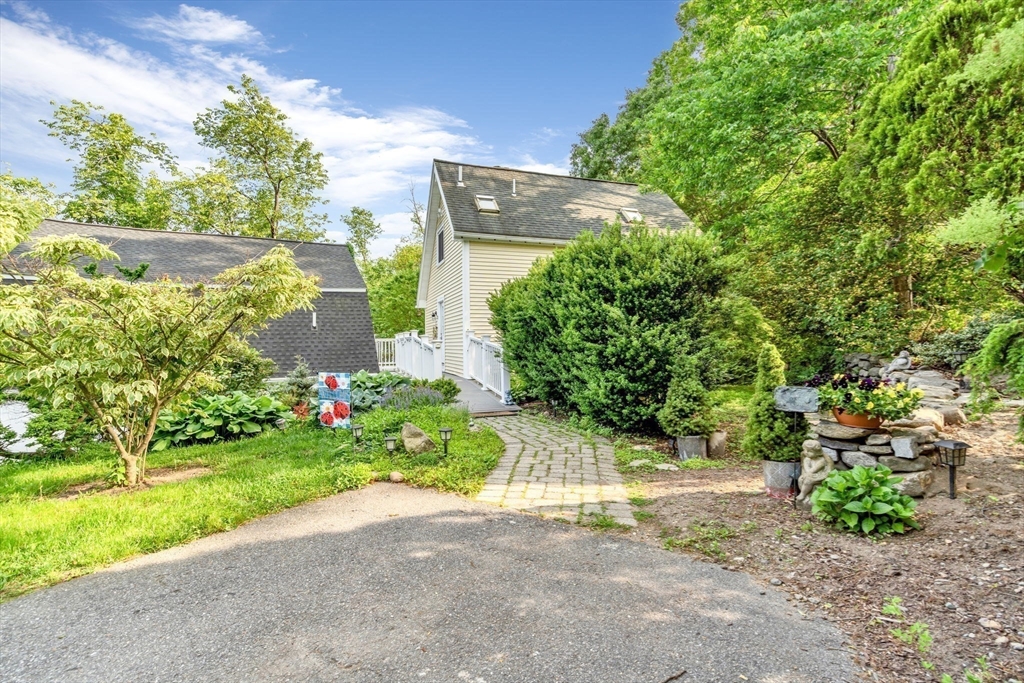 2 Clover Hill Road