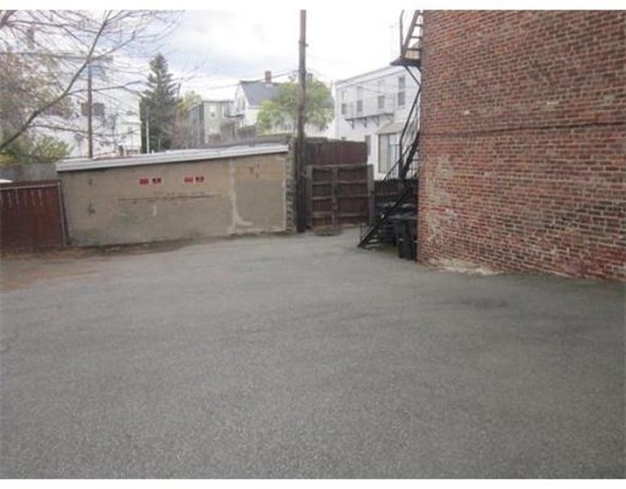 142-146 Everett St #1, Boston, MA Photo #14