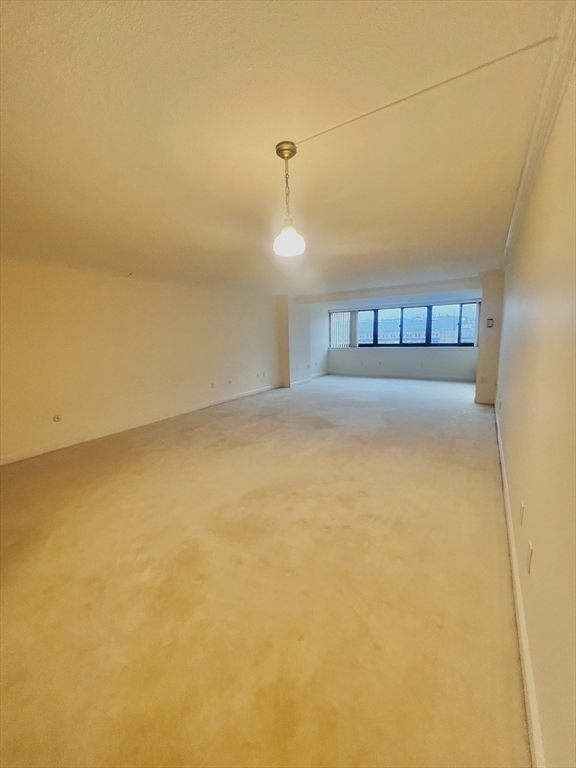 9 Hawthorne Place 14N