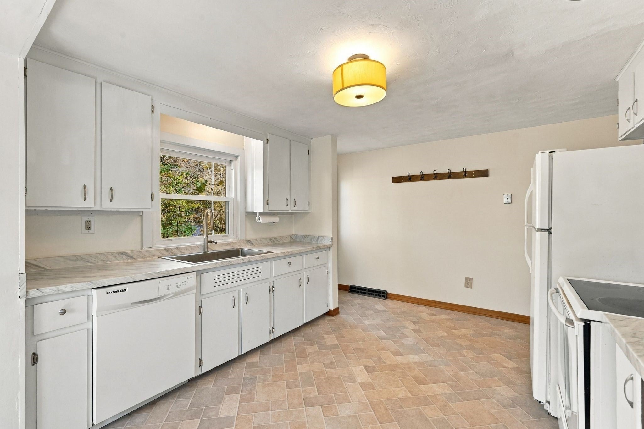 214 Federal St, Belchertown, MA, 214 Federal St, Belchertown, MA Photo #9