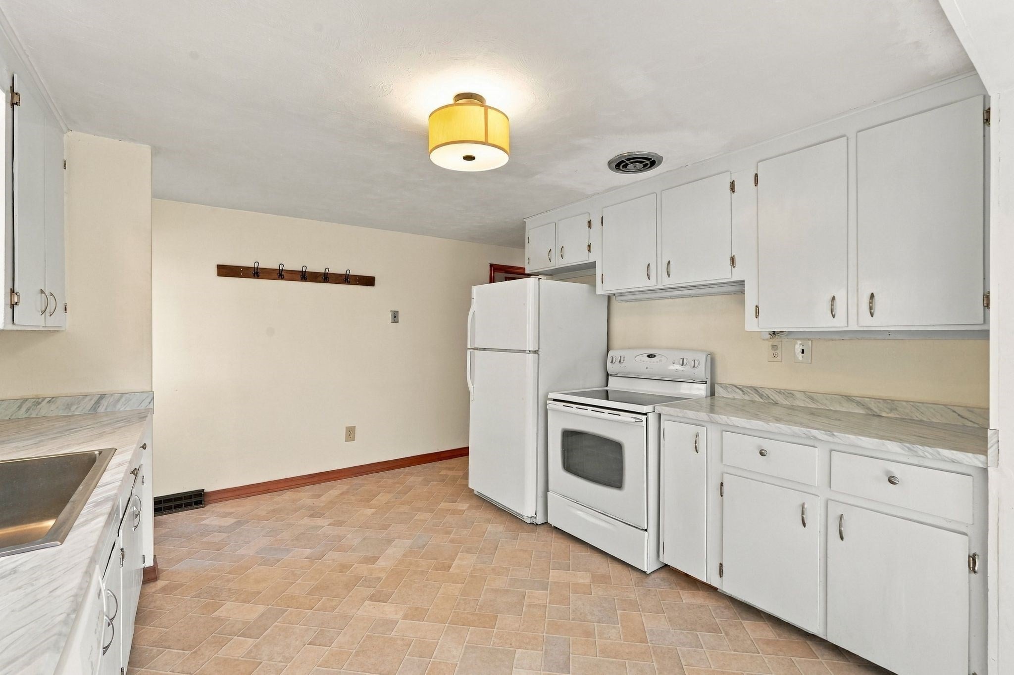 214 Federal St, Belchertown, MA, 214 Federal St, Belchertown, MA Photo #10