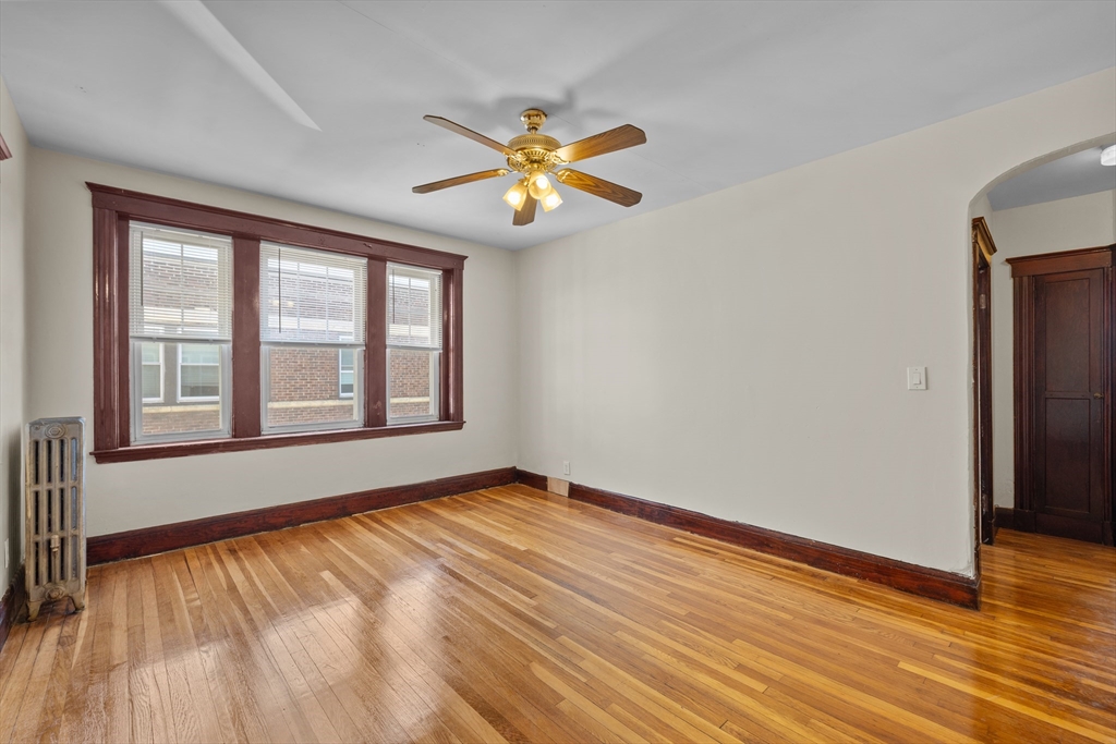68 Linden St 49