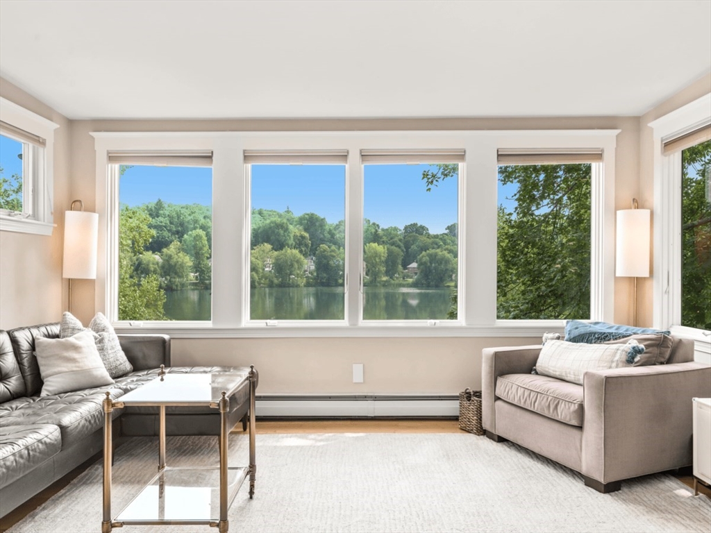 68 Kenrick St 68