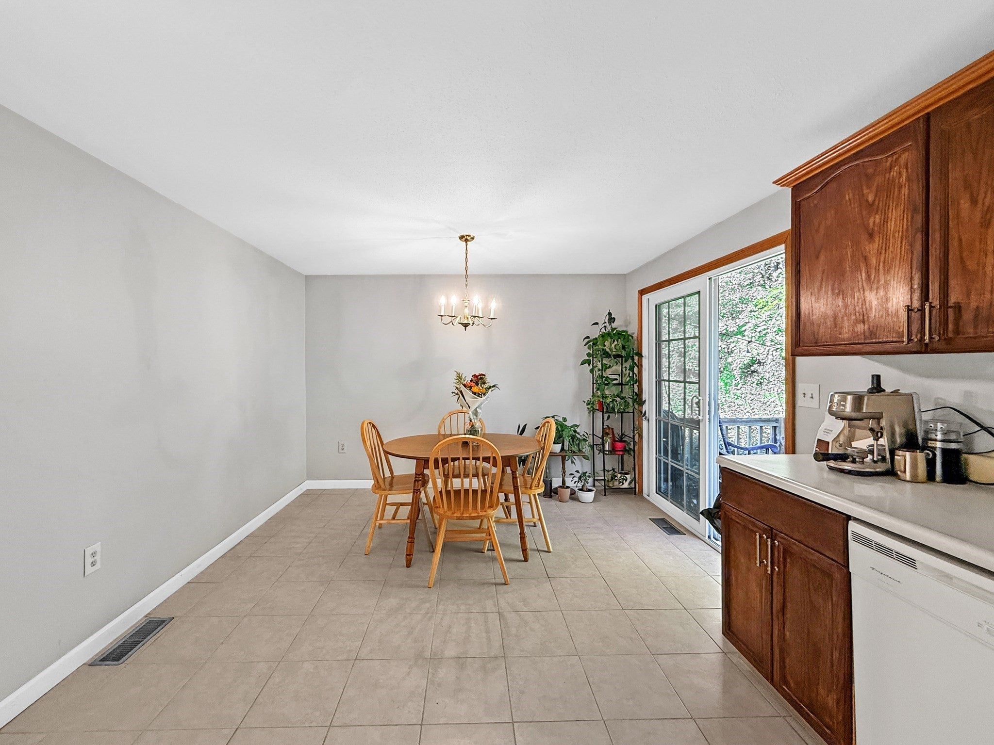 23 Iona Ave, Dracut, MA Photo #30