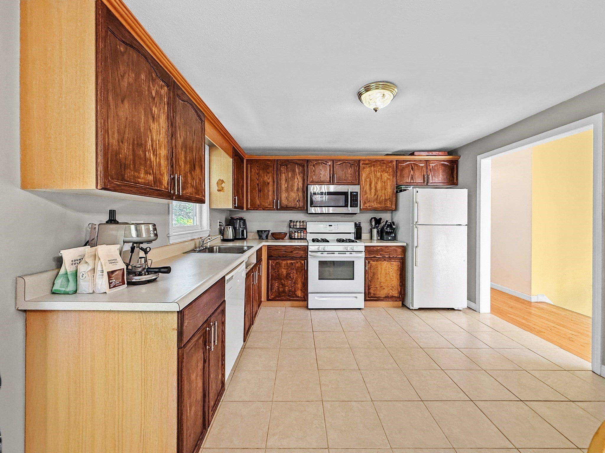 23 Iona Ave, Dracut, MA Photo #9