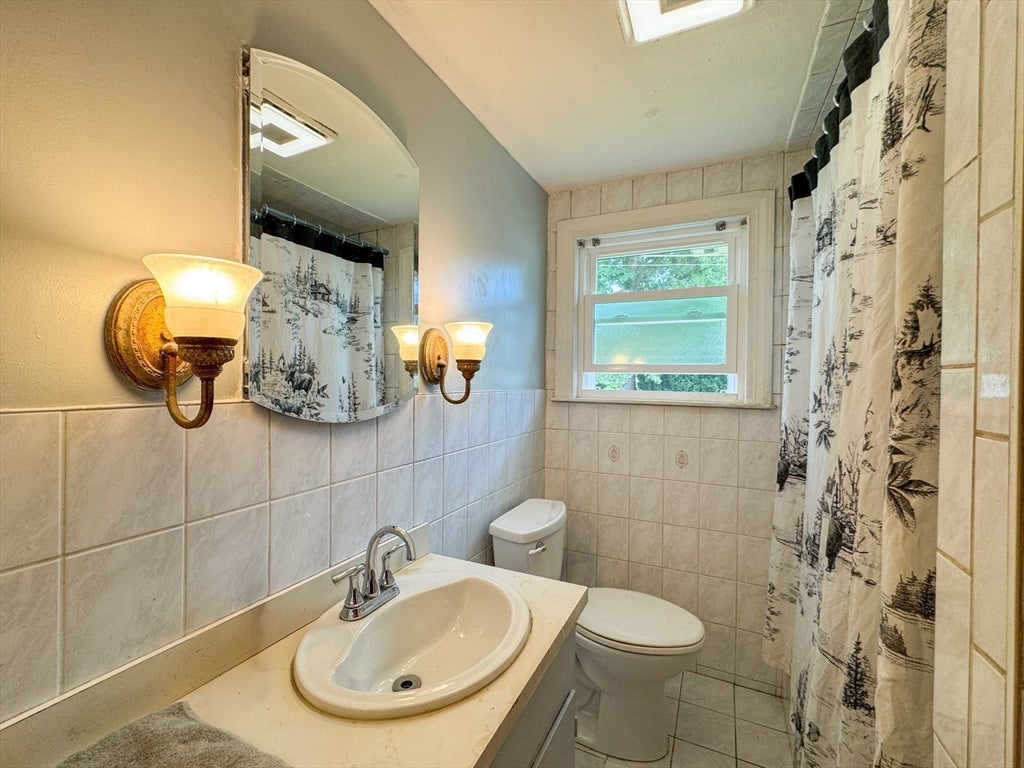 18 Woodland Cir, Methuen, MA Photo #10