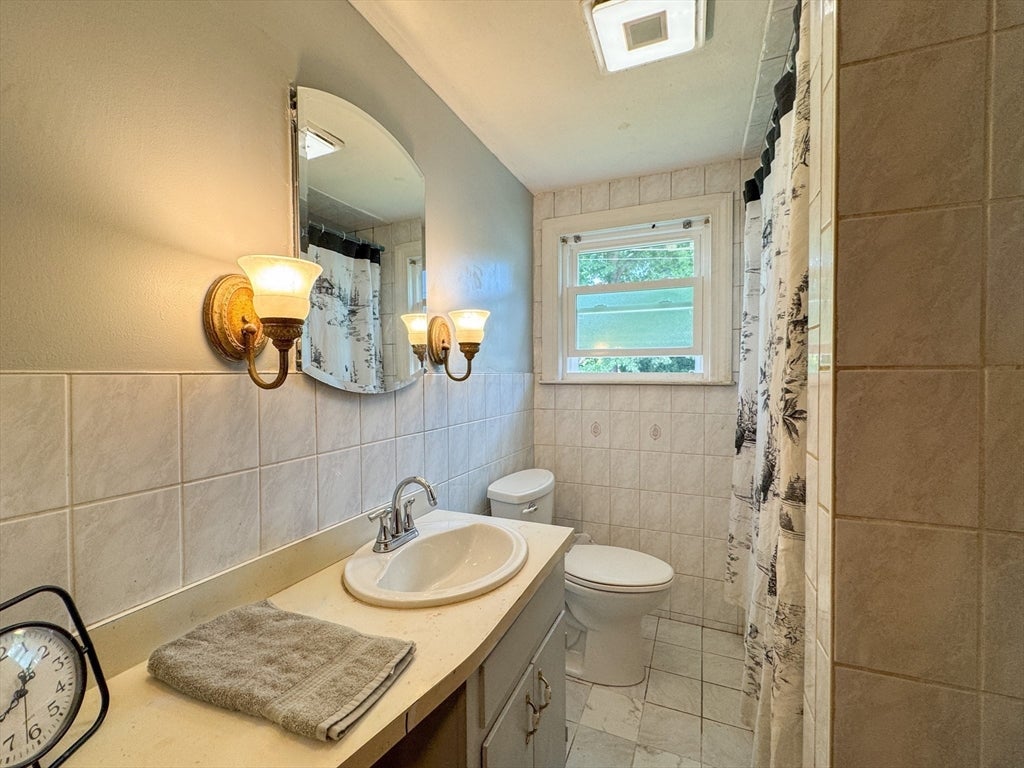 18 Woodland Cir, Methuen, MA Photo #9
