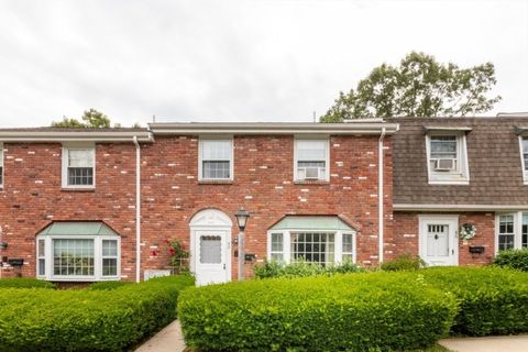 42 Queensboro Ct 42 Norwood MA 02062