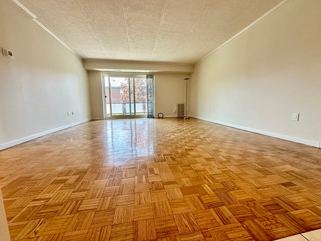 41 Broadlawn Park 22A