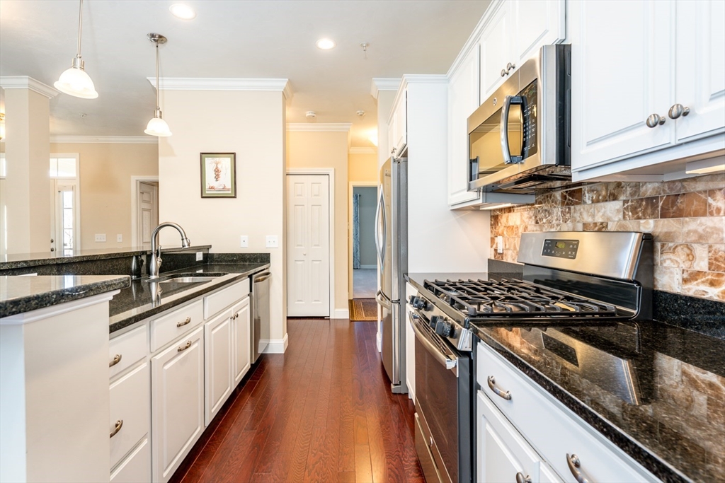24 Grey Hawk Dr 646