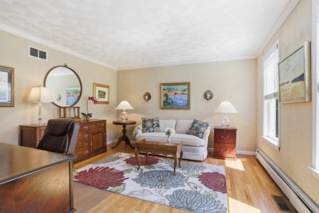 4 Overlook Dr