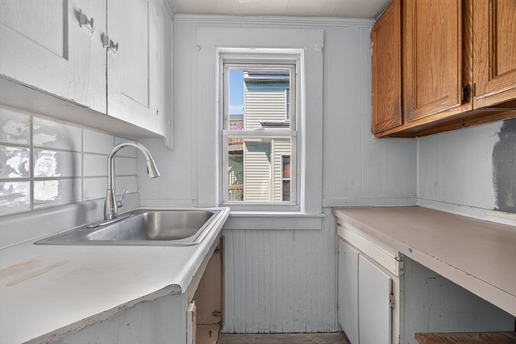 37 Fourth St, Lowell, MA, 37 Fourth St, Lowell, MA Photo #21