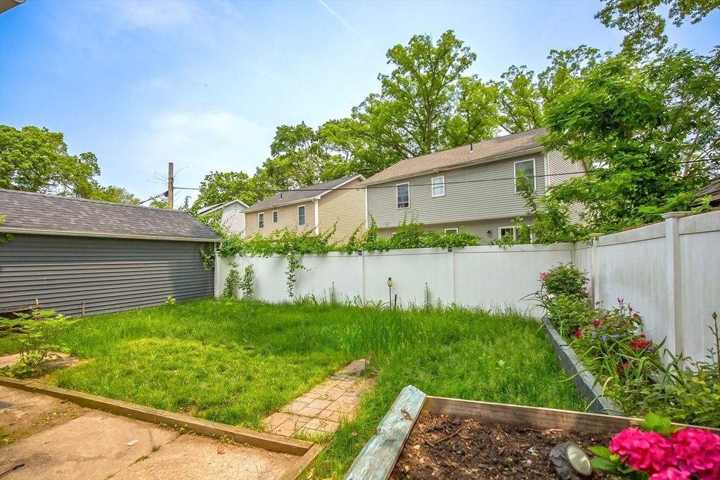 Springfield, Massachusetts 01104, United States, 2 Bedrooms Bedrooms, ,2 BathroomsBathrooms,Residential,Active,149398