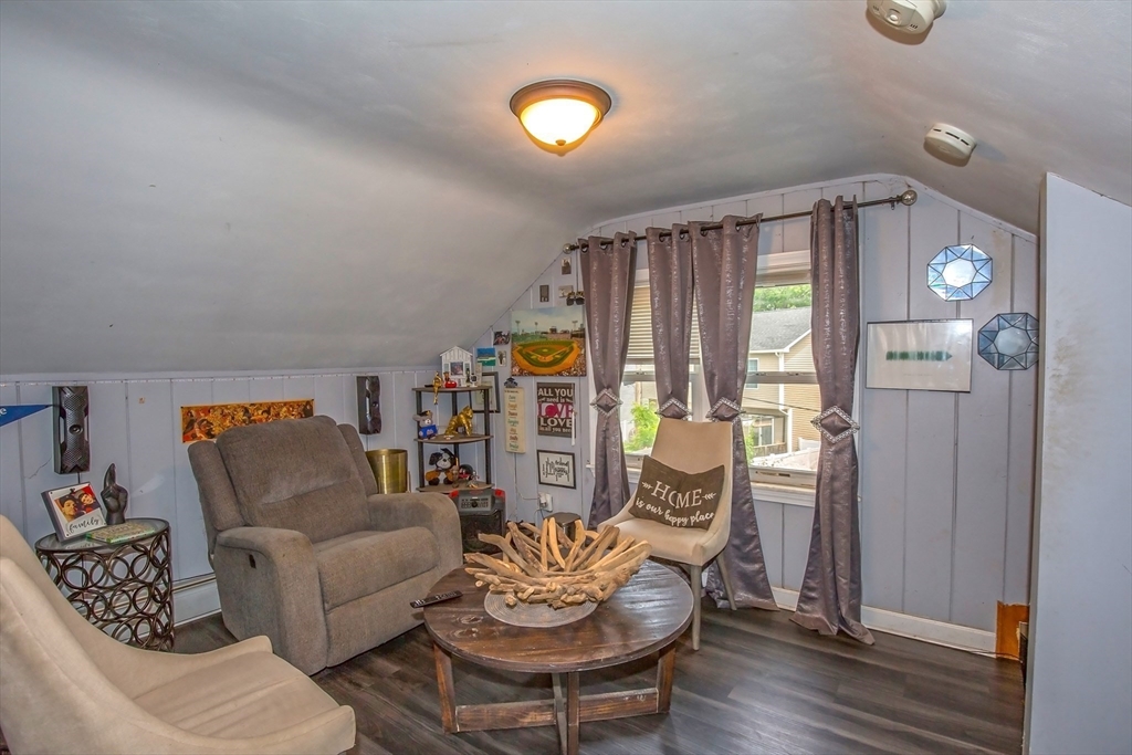 Springfield, Massachusetts 01104, United States, 2 Bedrooms Bedrooms, ,2 BathroomsBathrooms,Residential,Active,149398