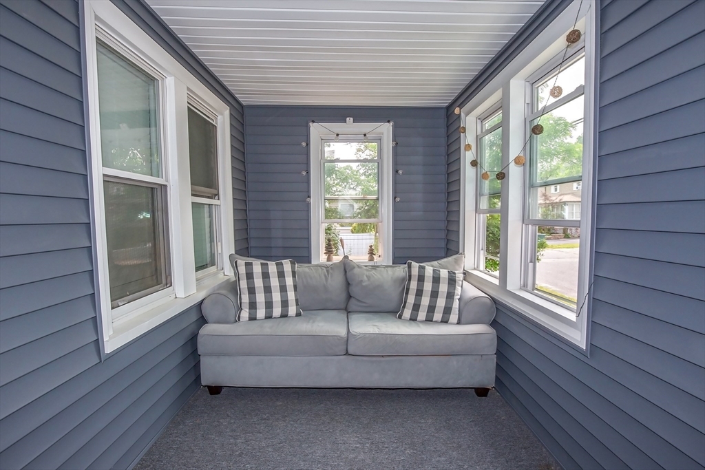 Springfield, Massachusetts 01104, United States, 2 Bedrooms Bedrooms, ,2 BathroomsBathrooms,Residential,Active,149398