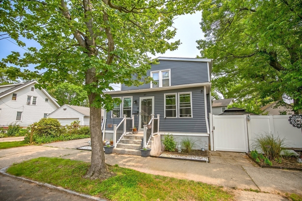 Springfield, Massachusetts 01104, United States, 2 Bedrooms Bedrooms, ,2 BathroomsBathrooms,Residential,Active,149398