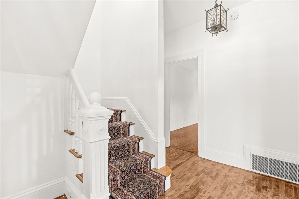 79 Bacon St 79