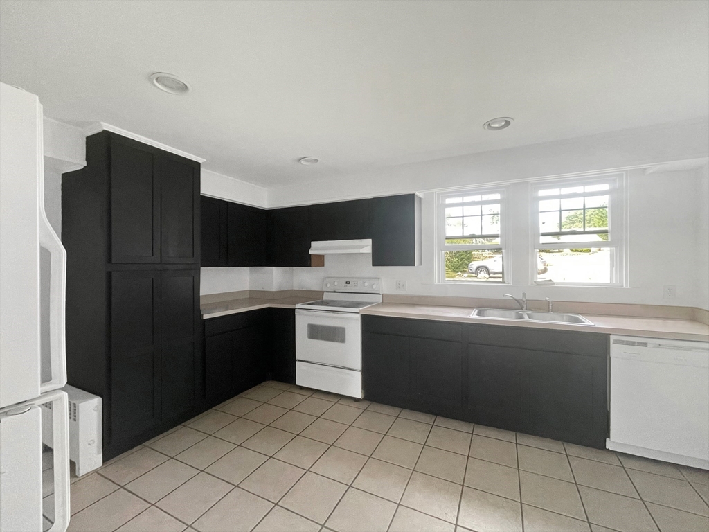 124 Skiff Avenue D10