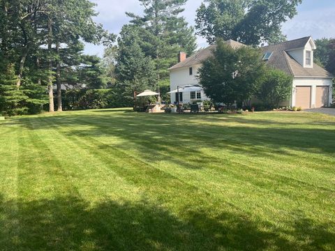 103 Woodcliff Dr Westfield MA 01085