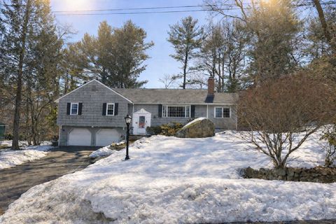 32 Doncaster Circle Lynnfield MA 01940